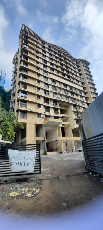 2 BHK Apartment For Sale in Vardhman Grandeur, Andheri West