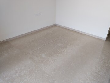 Room in 2 BHK Apartment at Andheri West – for Rent