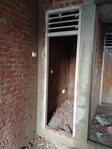 Furnished Amenities in 3 BHK Independent House at Palla – for Sale