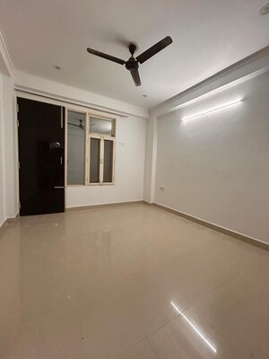 Room in 2 BHK Builder Floor at Palm Residency Chhatarpur, Chattarpur – for Rent