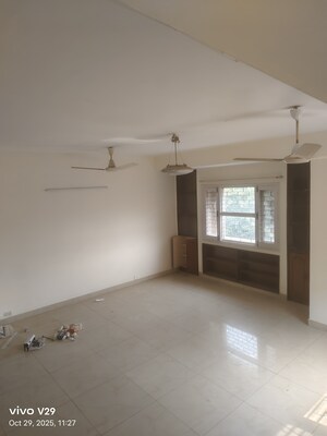3 BHK Apartment For Rent in Unitech Heritage City, Sector 25