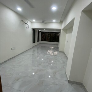 Room in 3 BHK Apartment at Santacruz West – for Sale