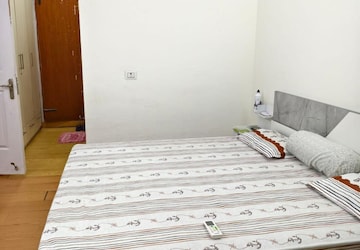 Bedroom in 3 BHK Builder Floor at Lb Nagar – for Rent