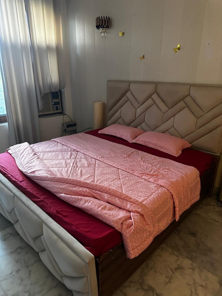 Cover Image, dlf phase i 2 Bedroom 200 Sq.Ft. Builder Floor In Dlf Phase I Gurgaon 9378755