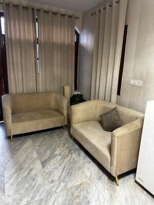 Living Room in 2 BHK Builder Floor at Dlf Phase I – for Rent