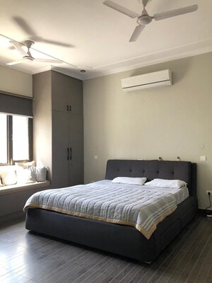 Bedroom in 3 BHK Independent House at DLF Royale Residences, Dlf Phase I – for Rent