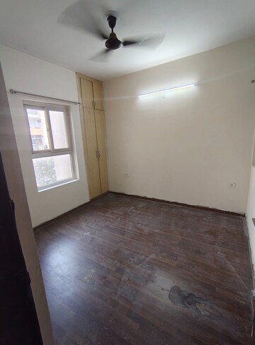 Room in 3 BHK Apartment at BPTP Parkland, Sector 75 – for Rent