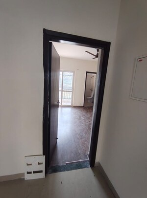 Room in 3 BHK Apartment at BPTP Parkland, Sector 75 – for Rent