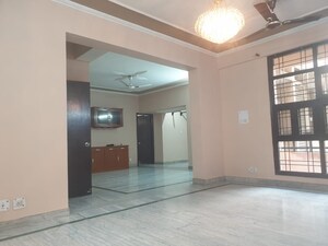 Room in 3 BHK Apartment at Vastu Apartments, Sector 55 – for Rent