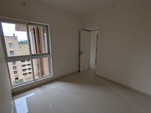 Room in 2 BHK Apartment at Godrej Green Vistas, Mahalunge – for Rent