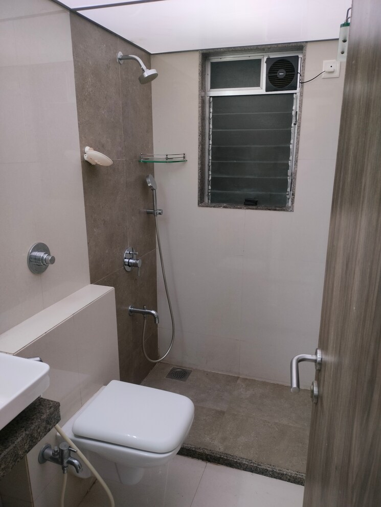 Bathroom, harasiddh-viraaj 2 Bedroom 625 Sq.Ft. Apartment In Malad East Mumbai 9379009