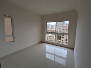 Room in 2 BHK Apartment at Godrej Green Vistas, Mahalunge – for Rent