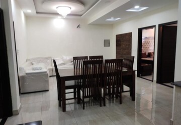 Parking in 3 BHK Builder Floor at Sector 7 – for Sale