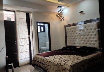 Bedroom in 3 BHK Builder Floor at Sector 7 – for Sale