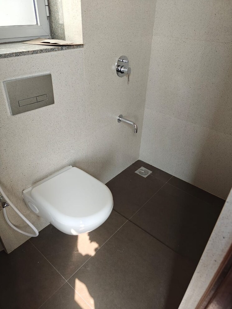 Bathroom, vihang-vermont 2 Bedroom 855 Sq.Ft. Apartment In Ghodbunder Road Thane 9379040