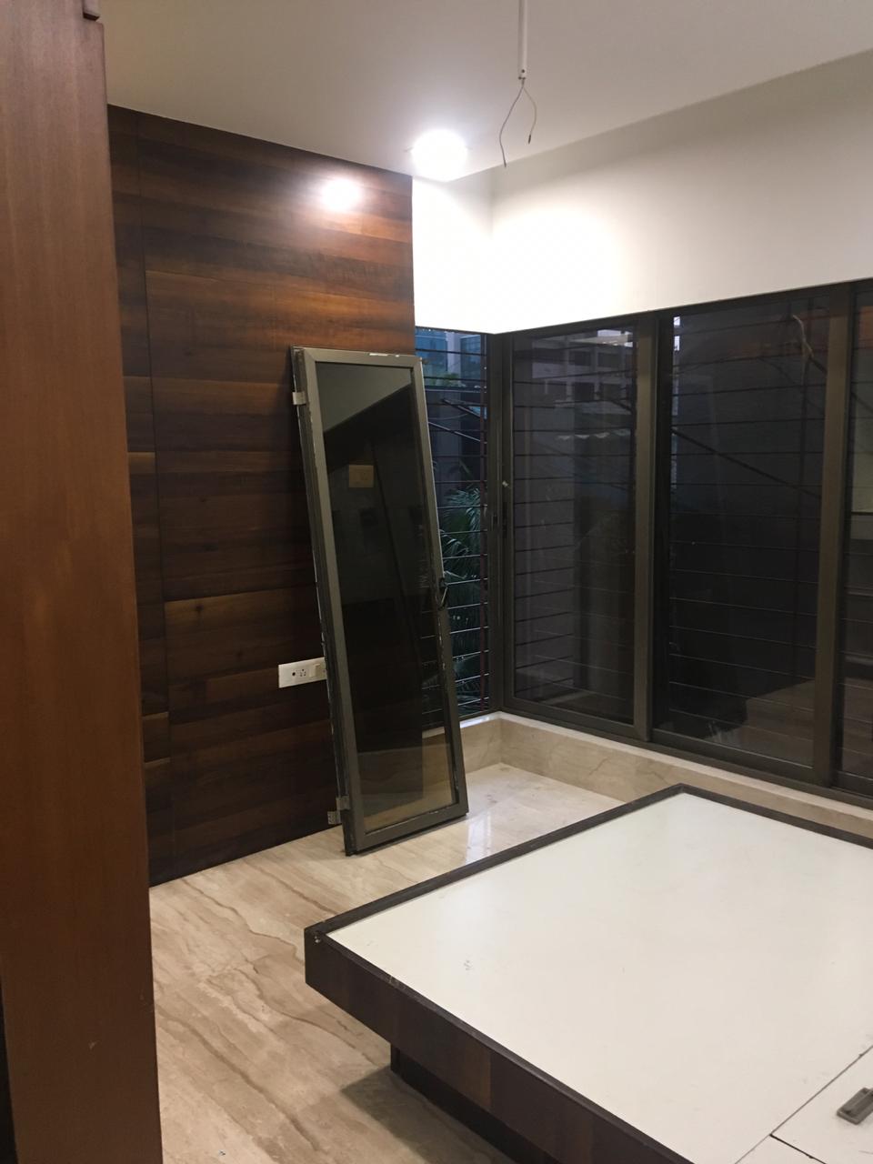 2 BHK + Extra Room Apartment For Sale in Andheri West