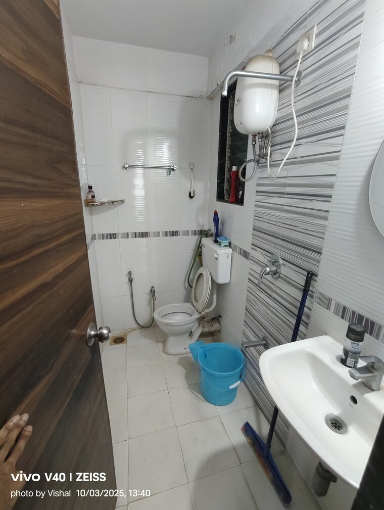 Bathroom, mahavir-kalpavruksha 1 Bedroom 647 Sq.Ft. Apartment In Ghodbunder Road Thane 9379097