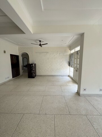 Living Room in 3 BHK Apartment at Sector 5 – for Rent