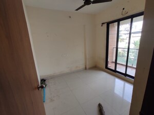 Room in 2 BHK Apartment at Vijay Garden Ghodbunder, Ghodbunder Road – for Rent