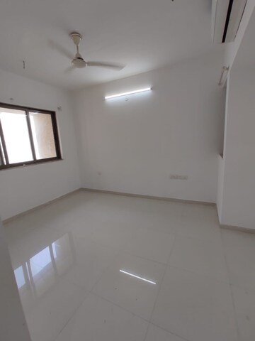 Room in 2 BHK Apartment at Lodha Splendora, Ghodbunder Road – for Rent