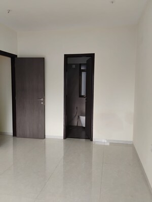 Room in 2 BHK Apartment at Gundecha Trillium, Kandivali East – for Rent