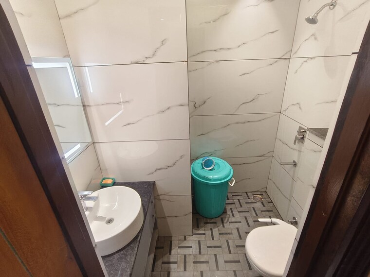 Bathroom, lohgarh 6 Bedroom 150 Sq.Yd. Independent House In Lohgarh Zirakpur 9379304