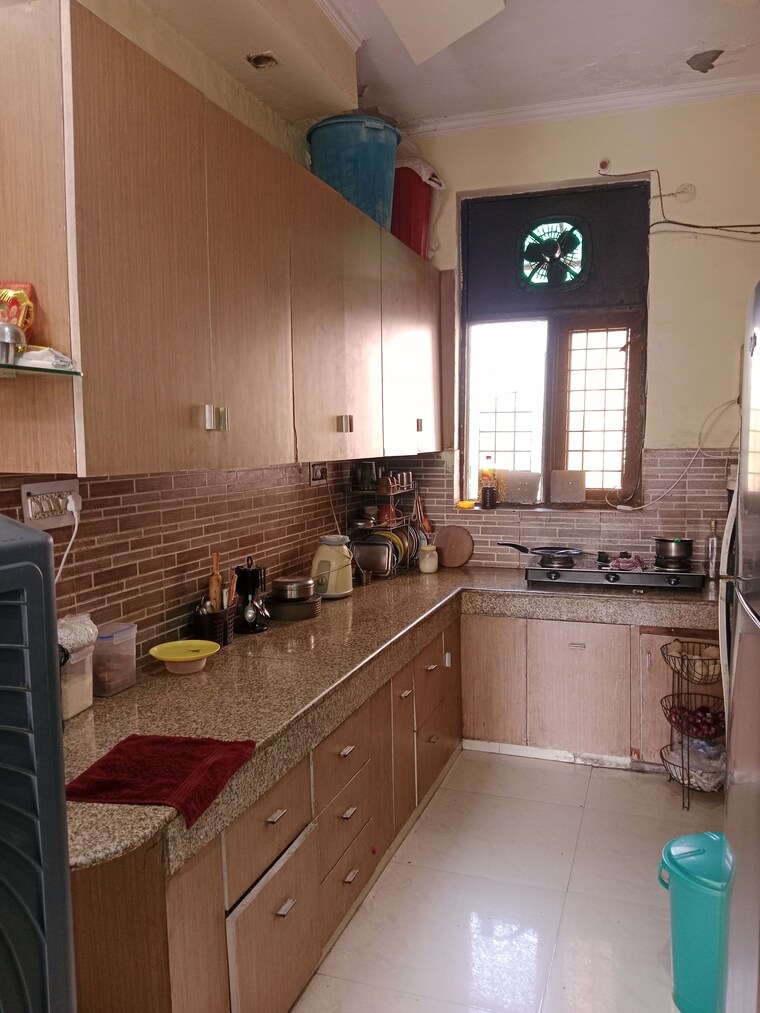 Kitchen, ashoka enclave 3 Bedroom 1550 Sq.Ft. Builder Floor In Ashoka Enclave Faridabad 9379519