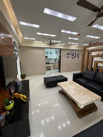 Team Area in 3 BHK Apartment at Purvanchal Heights, Zeta I Greater Noida – for Sale