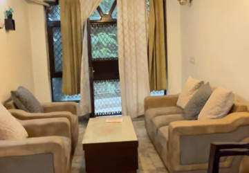 Living Room in 2 BHK Builder Floor at Elegant Floors, Sector 42 – for Rent