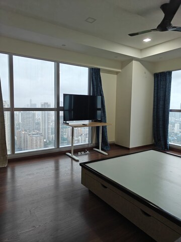 Room in 4 BHK Apartment at Bombay Realty Island City Center, Wadala – for Rent