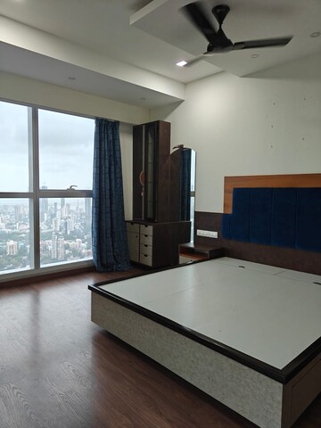 Room in 4 BHK Apartment at Bombay Realty Island City Center, Wadala – for Rent