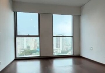 Room in 4 BHK Apartment at Bombay Realty Island City Centre II, Dadar East – for Rent