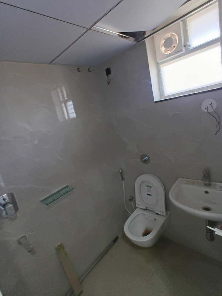 Bathroom, makuta-my-space-2 3 Bedroom 1870 Sq.Ft. Apartment In Bachupally Hyderabad 9379377