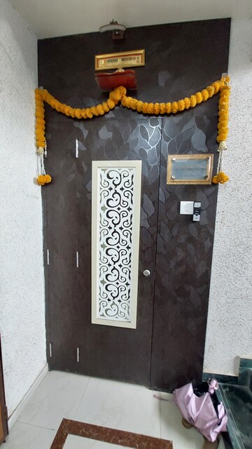 Bedroom in Studio Apartment at Kandivali West – for Sale