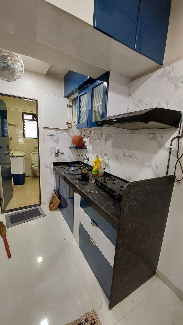 Team Area, kandivali west Studio 350 Sq.Ft. Apartment In Kandivali West Mumbai 9379532