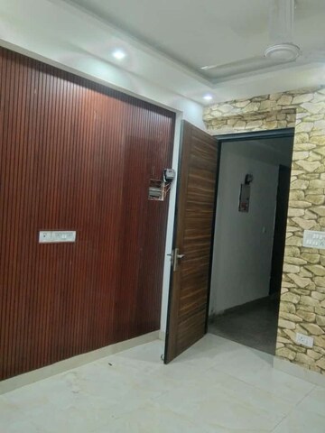 Room in 3 BHK Builder Floor at Chattarpur – for Rent