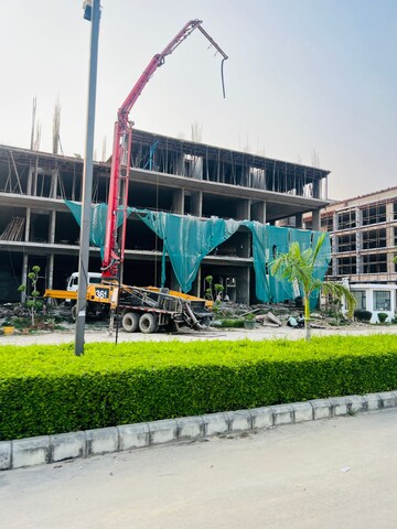  Shop – Exterior View View at Auric Universal Square, Sector 79 - for Sale