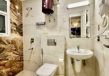 Team Area in 3 BHK Builder Floor at Sector 89 – for Sale