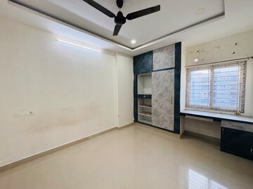 Room in 2 BHK Builder Floor at Nallagandla – for Rent