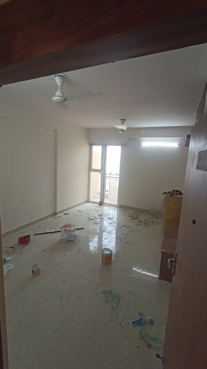 Room in 2 BHK Apartment at Signature Global Prime, Sector 63a – for Rent