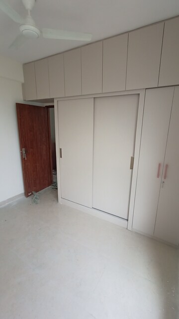 Room in 2 BHK Apartment at Signature Global Prime, Sector 63a – for Rent