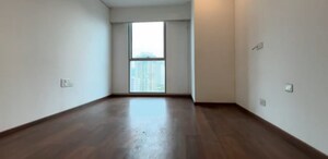 Room in 4 BHK Apartment at Bombay Realty Island City Centre II, Dadar East – for Rent