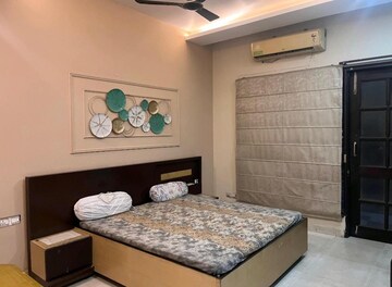 Bedroom in 4 BHK Builder Floor at Sector 21d – for Rent