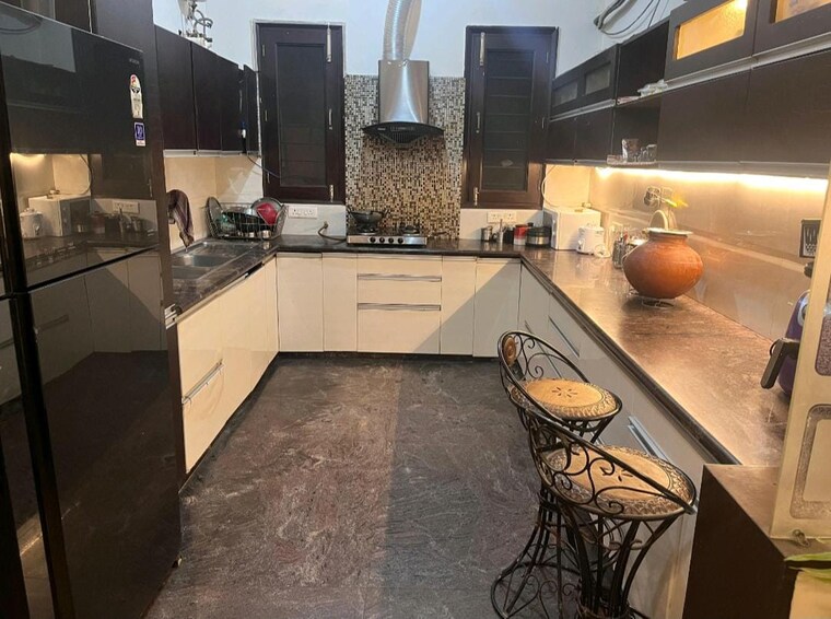 Kitchen, sector 21d 4 Bedroom 4500 Sq.Ft. Builder Floor In Sector 21d Faridabad 9379600