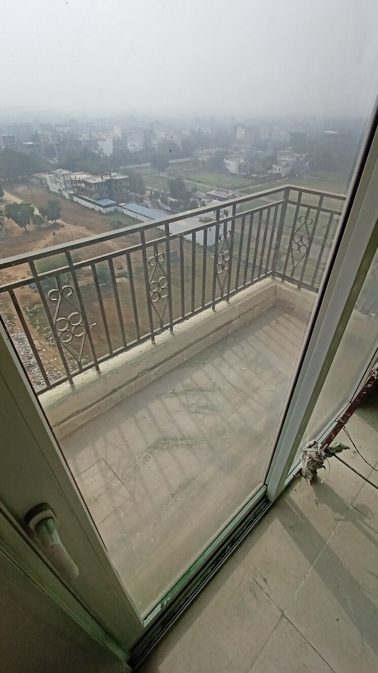 Balcony, signature-global-prime 2 Bedroom 573 Sq.Ft. Apartment In Sector 63a Gurgaon 9379708
