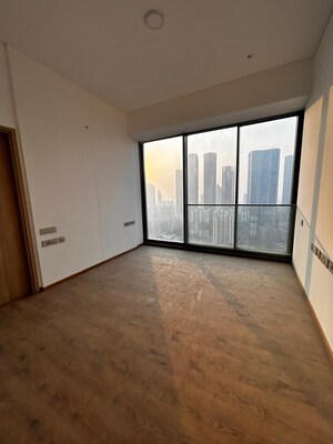 Room in 4 BHK Apartment at Rustomjee Crown, Prabhadevi – for Rent