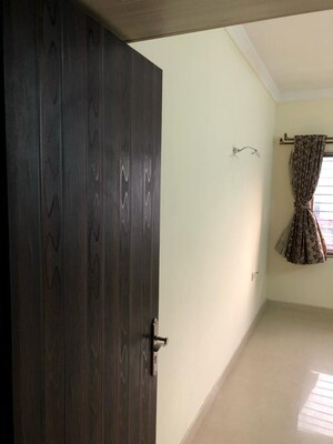 Building Lobby in 2 BHK Apartment at Raheja Sherwood, Goregaon East – for Sale