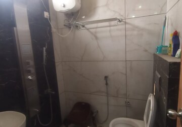 Bathroom in 2 BHK Builder Floor at Manas Town, Indira Nagar – for Rent