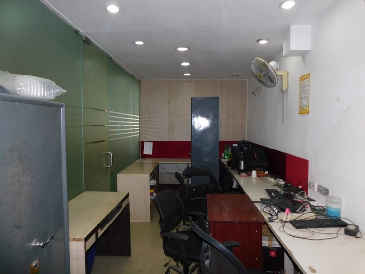 Team Area, park street Commercial Office Space 1400 Sq.Ft. In Park Street Kolkata 9380148