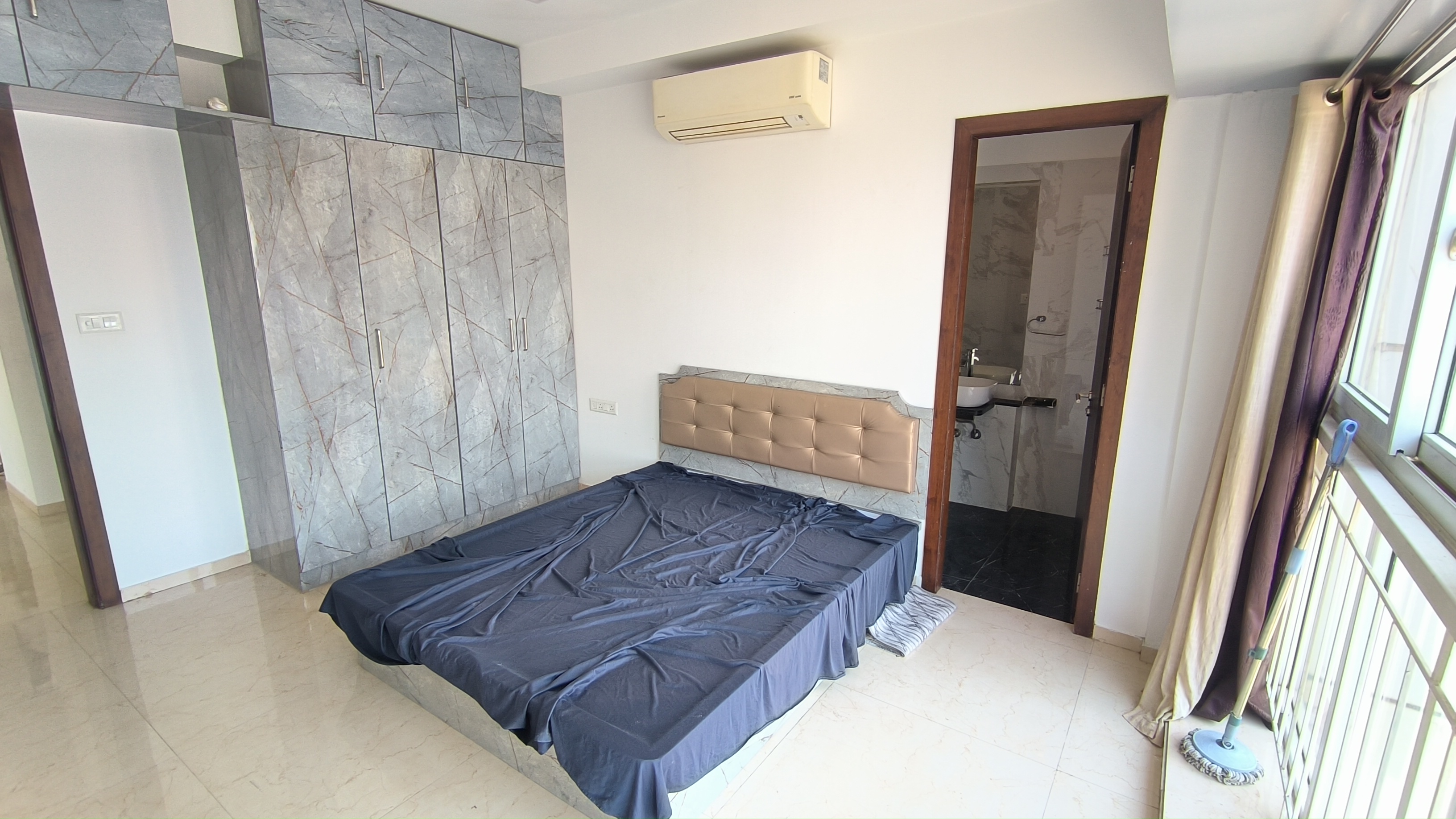 2 BHK Apartment For Rent in Ruparel Ariana